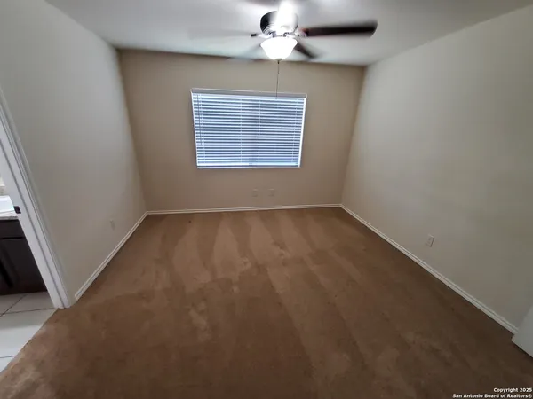 $1,395 | 8712 Vista De Nubes, Converse, TX 78109