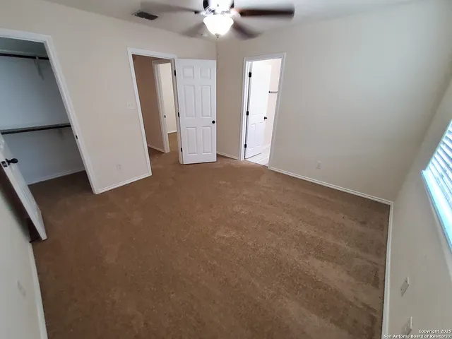 $1,495 | 8712 Vista De Nubes, Converse, TX 78109