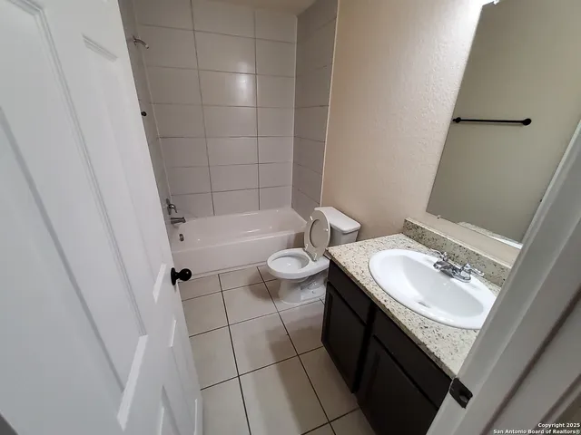 $1,495 | 8712 Vista De Nubes, Converse, TX 78109