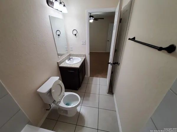 $1,395 | 8712 Vista De Nubes, Converse, TX 78109