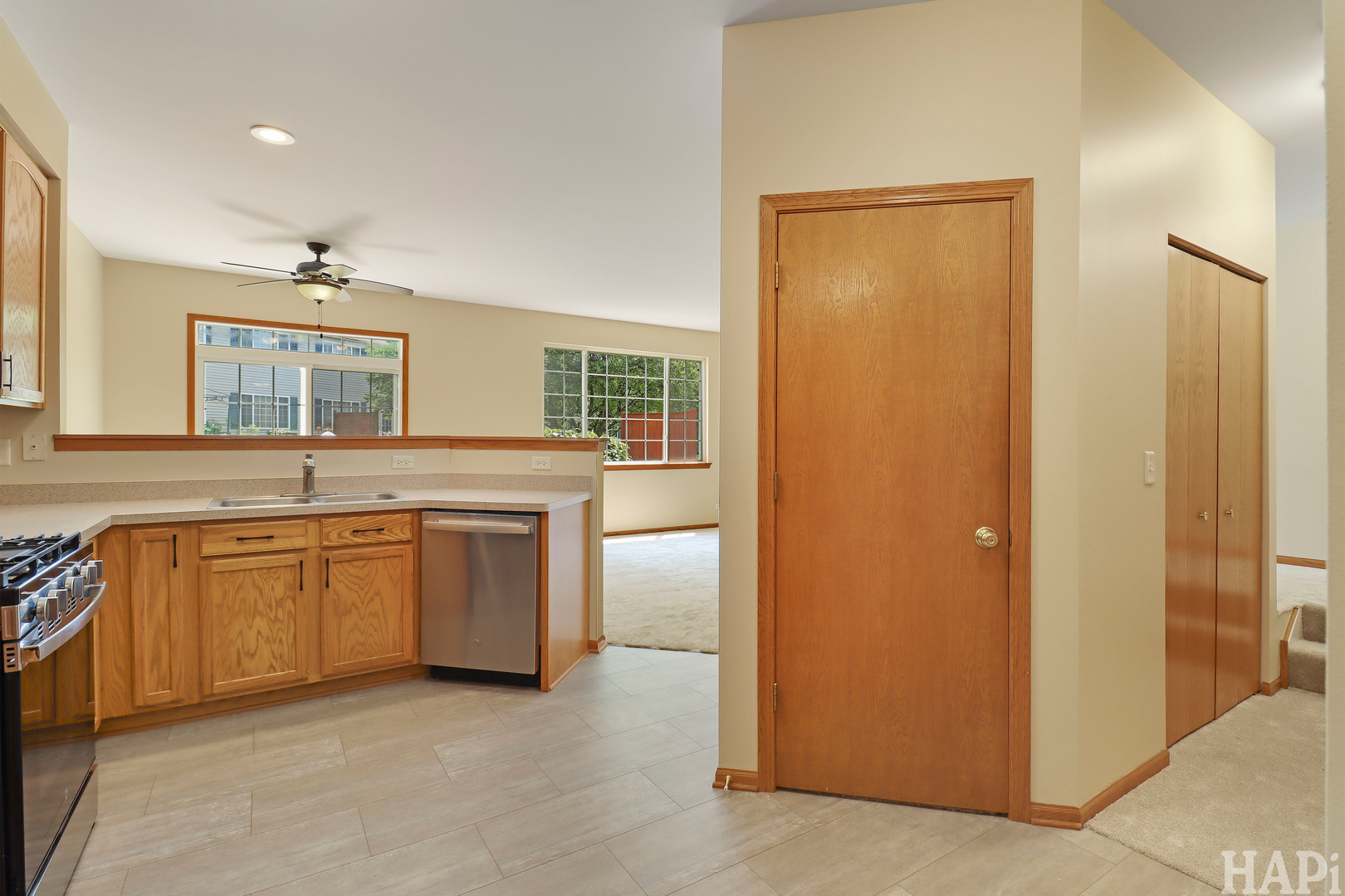 669 Morris Court Lakemoor, IL 60051 - Photo 9 of 24