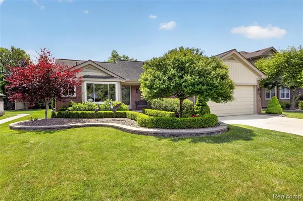 $375,000 | 44637 Ridgefield Road, Canton, MI 48188