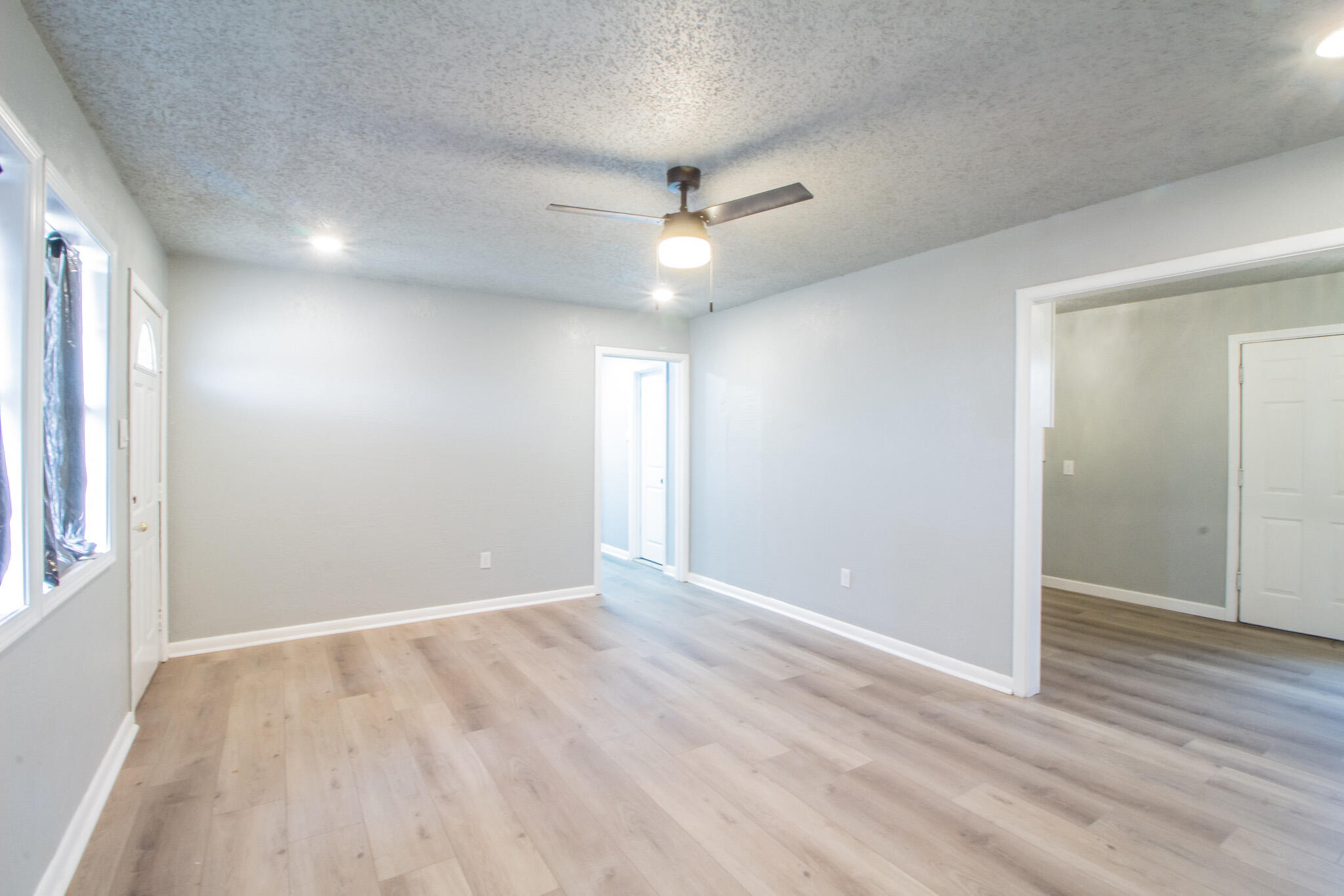 527 51st Street Lubbock, TX 79404 - Photo 5 of 18 IMG_7660