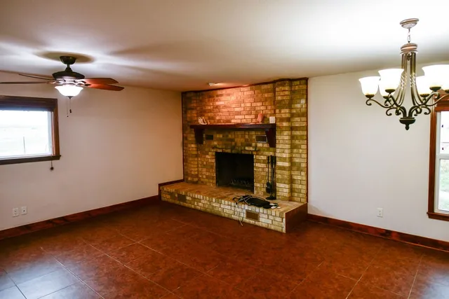 $2,100 | 12300 Farm To Market Road 1105, Jarrell, TX 76537