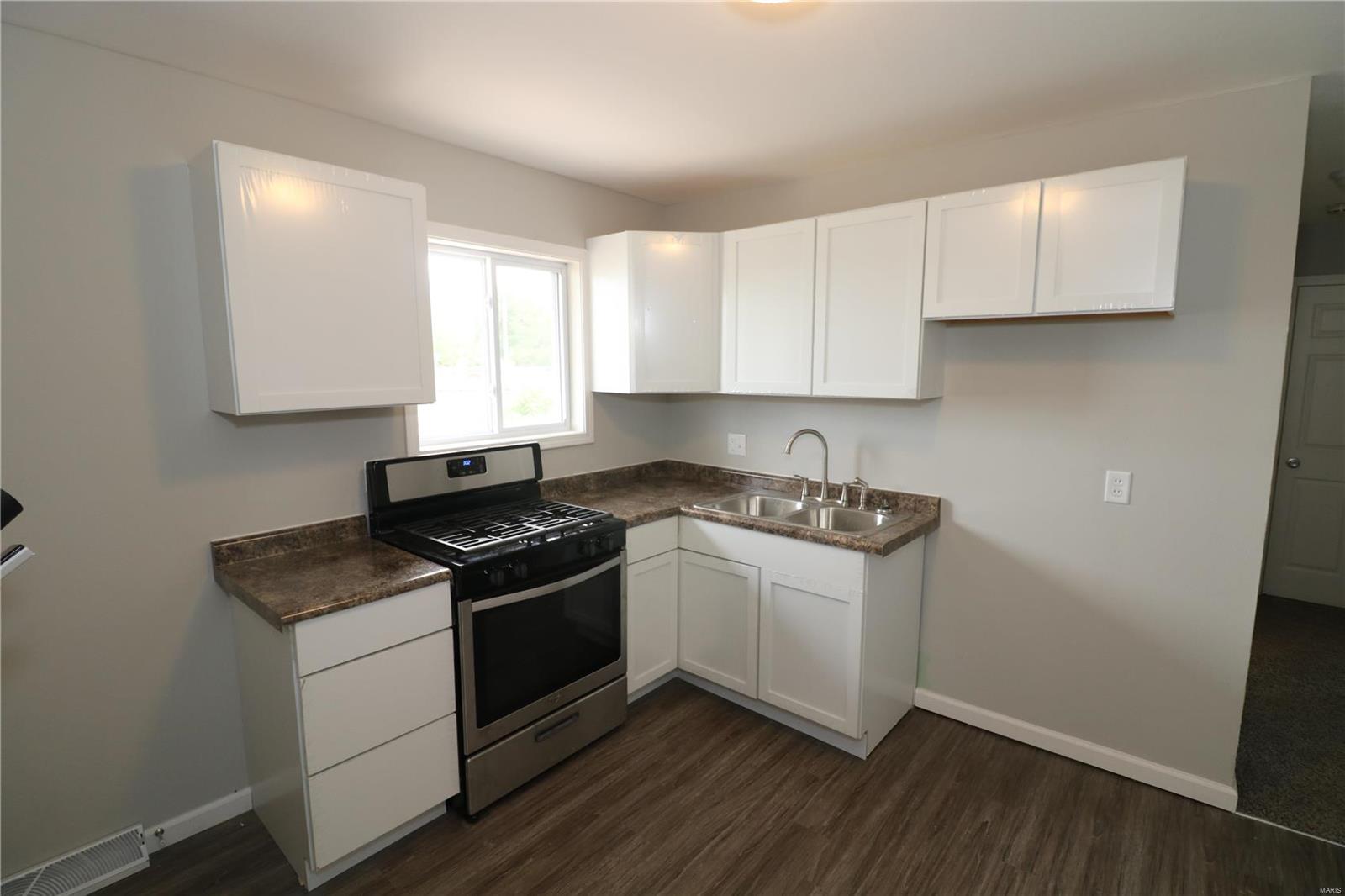 958 Raford Court St. Louis, MO 63137 - Photo 8 of 12 Gallery Image 8