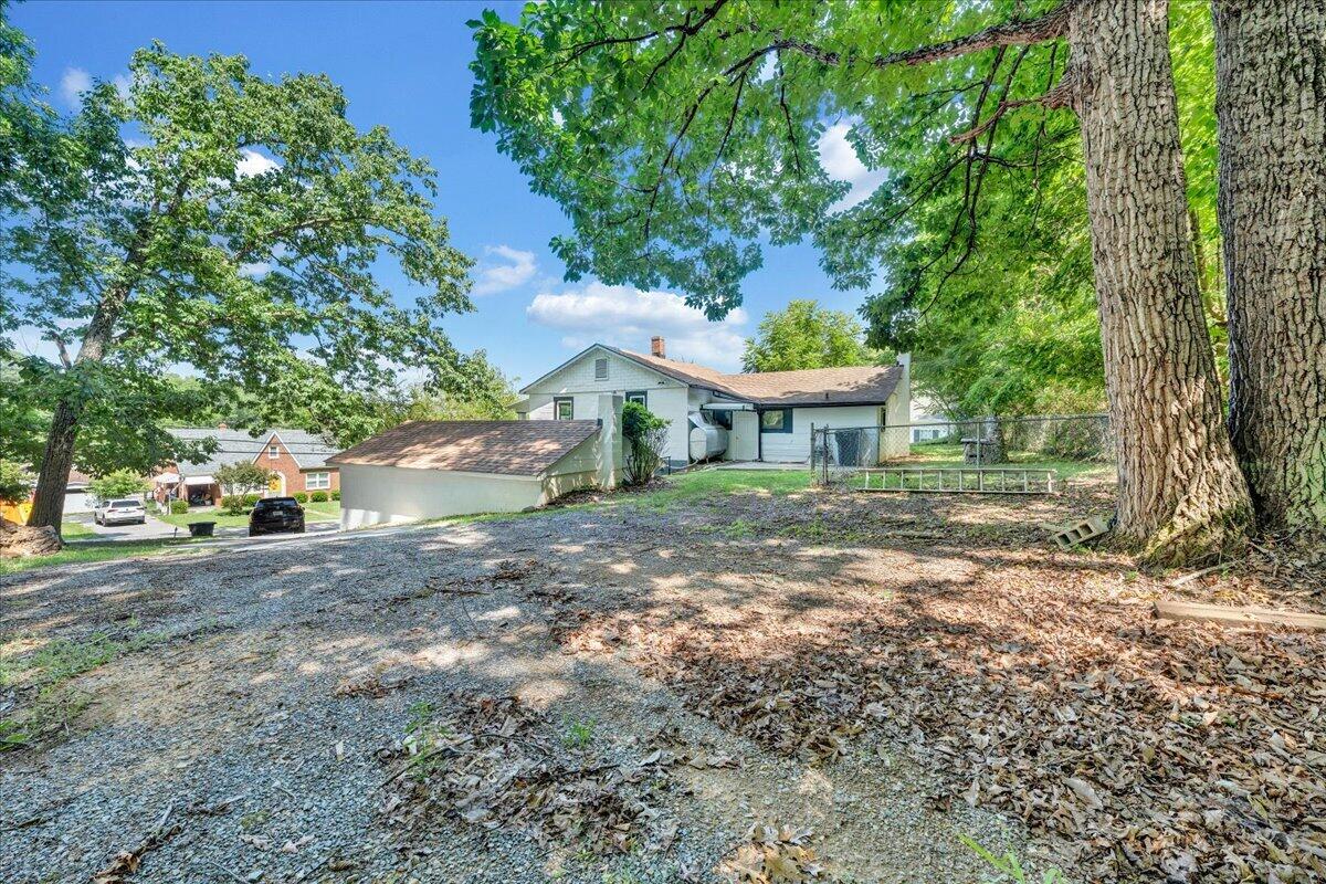 4331 Yellow Mountain Road Roanoke, VA 24014 - Photo 21 of 32 21-MIB01736