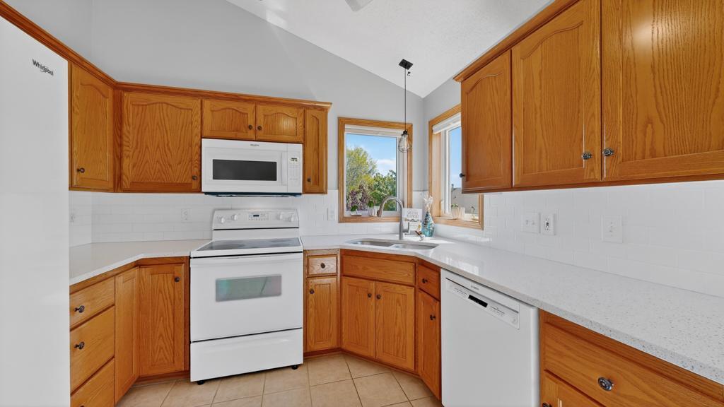 5208 Pinehurst Lane Northwest Rochester, MN 55901 - Photo 11 of 45