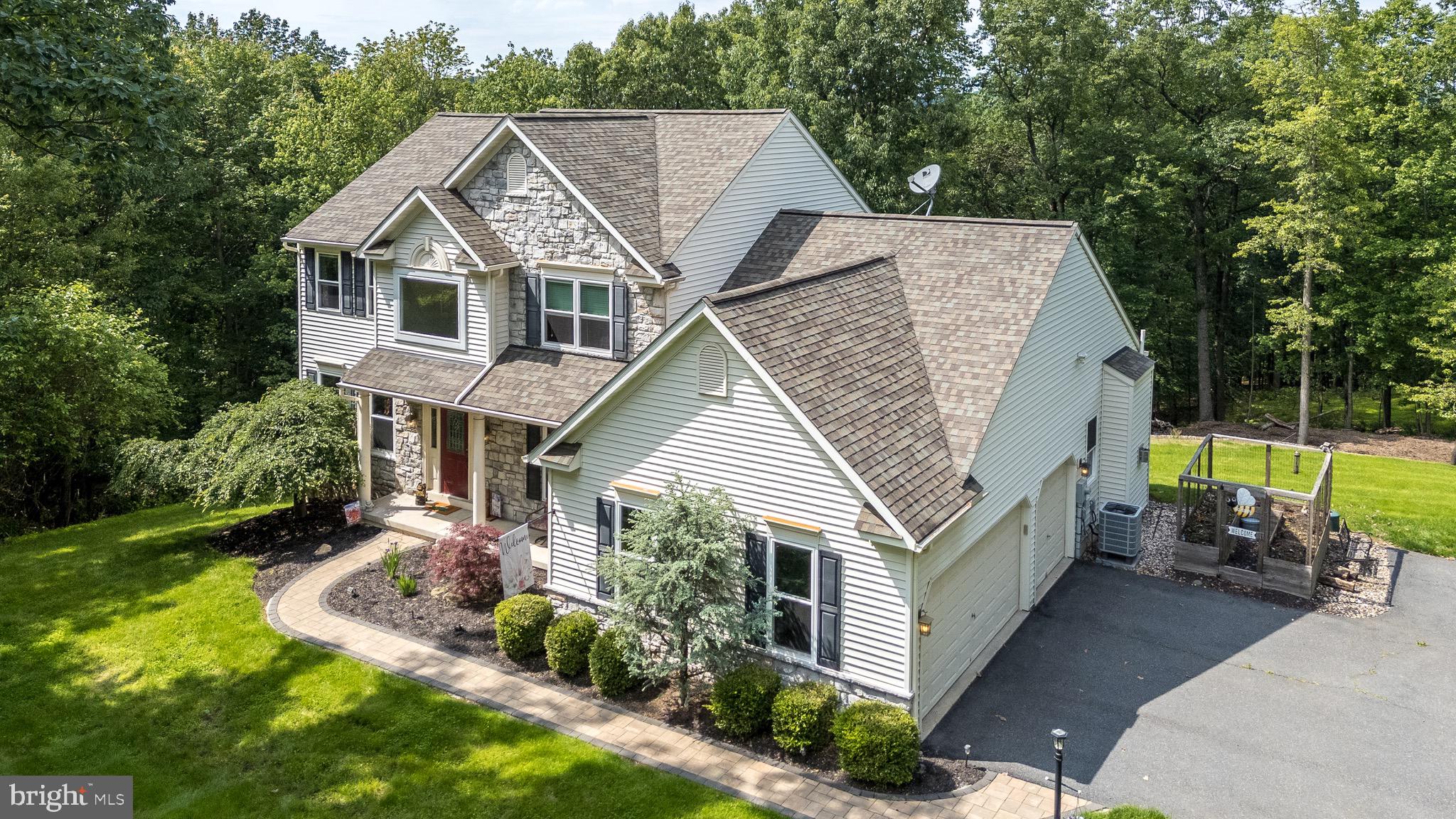 226 Overlook Road Morgantown, PA 19543 - Photo 3 of 63 Beautiful Quaker Hill Estates Home!