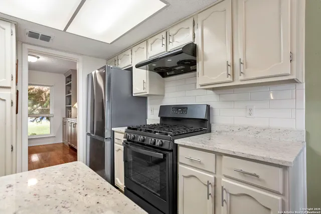 $309,990 | 5334 Walnut Vista Drive, San Antonio, TX 78247