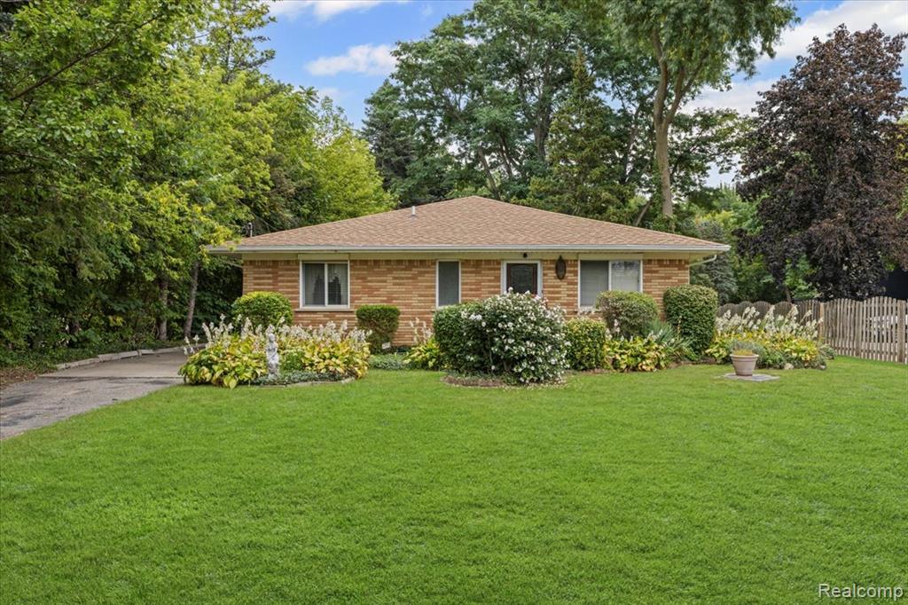 49222 Fairchild Road Macomb, MI 48042 - Photo 26 of 34 Gallery Image 26