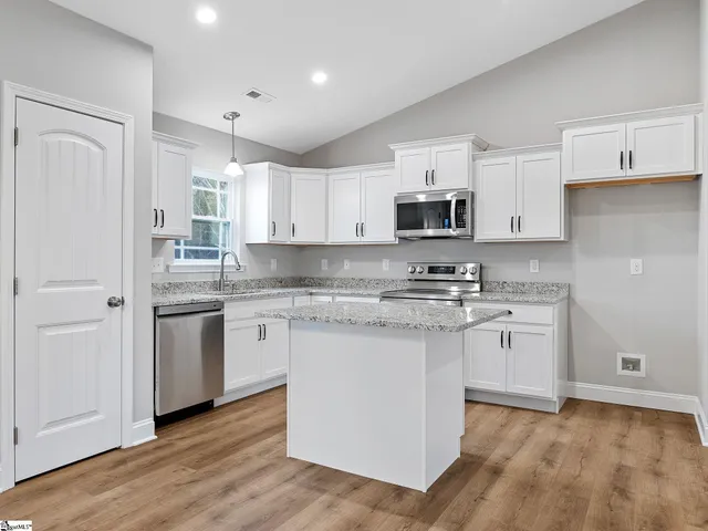 $325,000 | 351 Little Mountain Circle, Inman, SC 29349