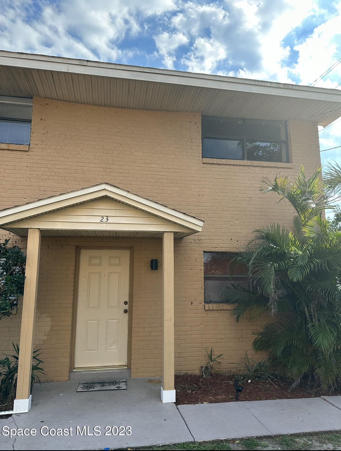 23 Elton Street, Unit 23 Melbourne, FL 32935 - Photo 1 of 4 a view of a window of the house