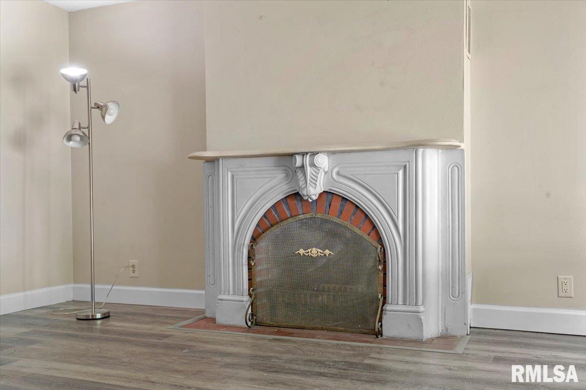 201 South Walnut Street Springfield, IL 62704 - Photo 8 of 35
