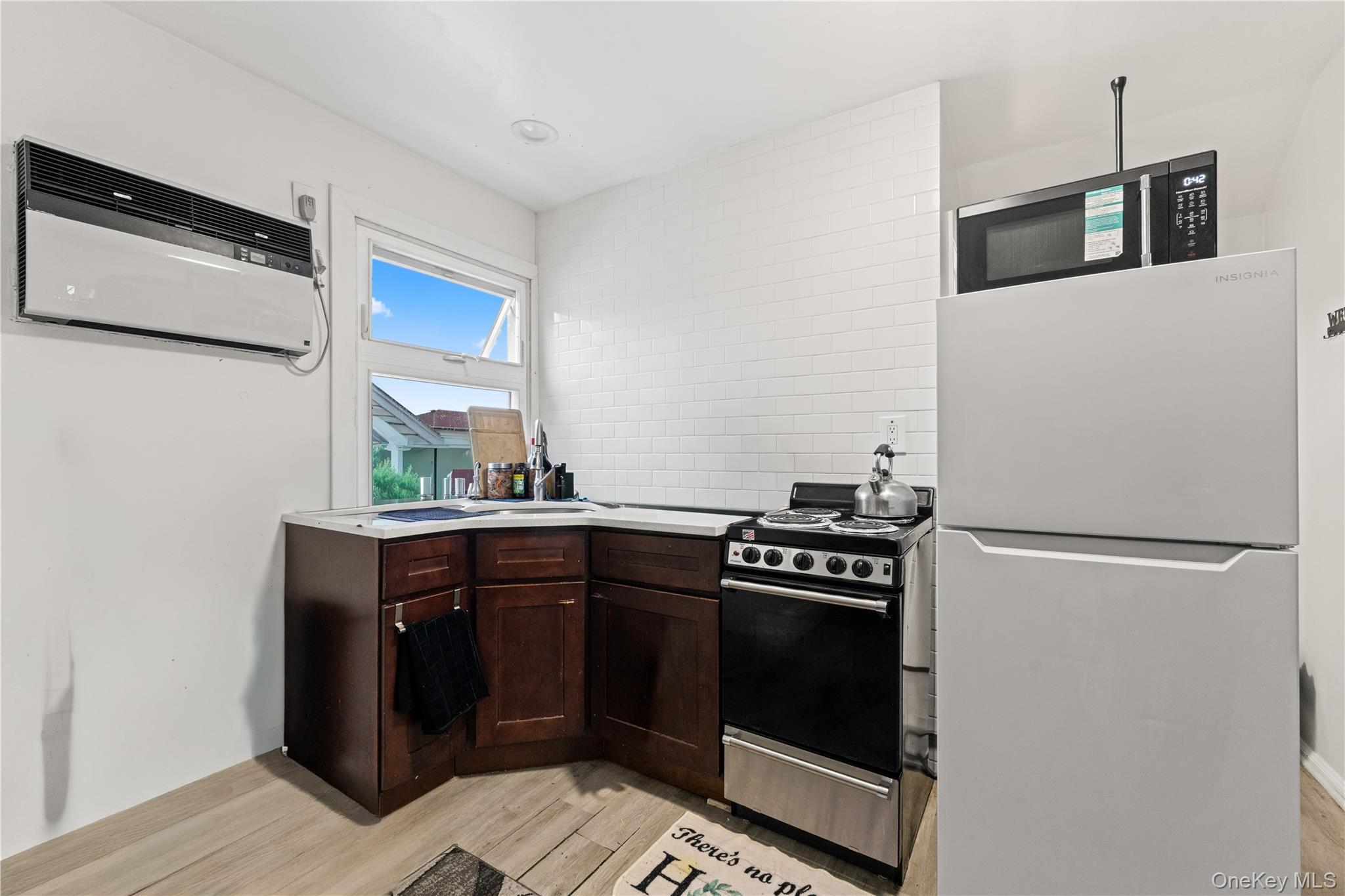 259-08 147th Road Queens, NY 11422 - Photo 14 of 17 Gallery Image 14