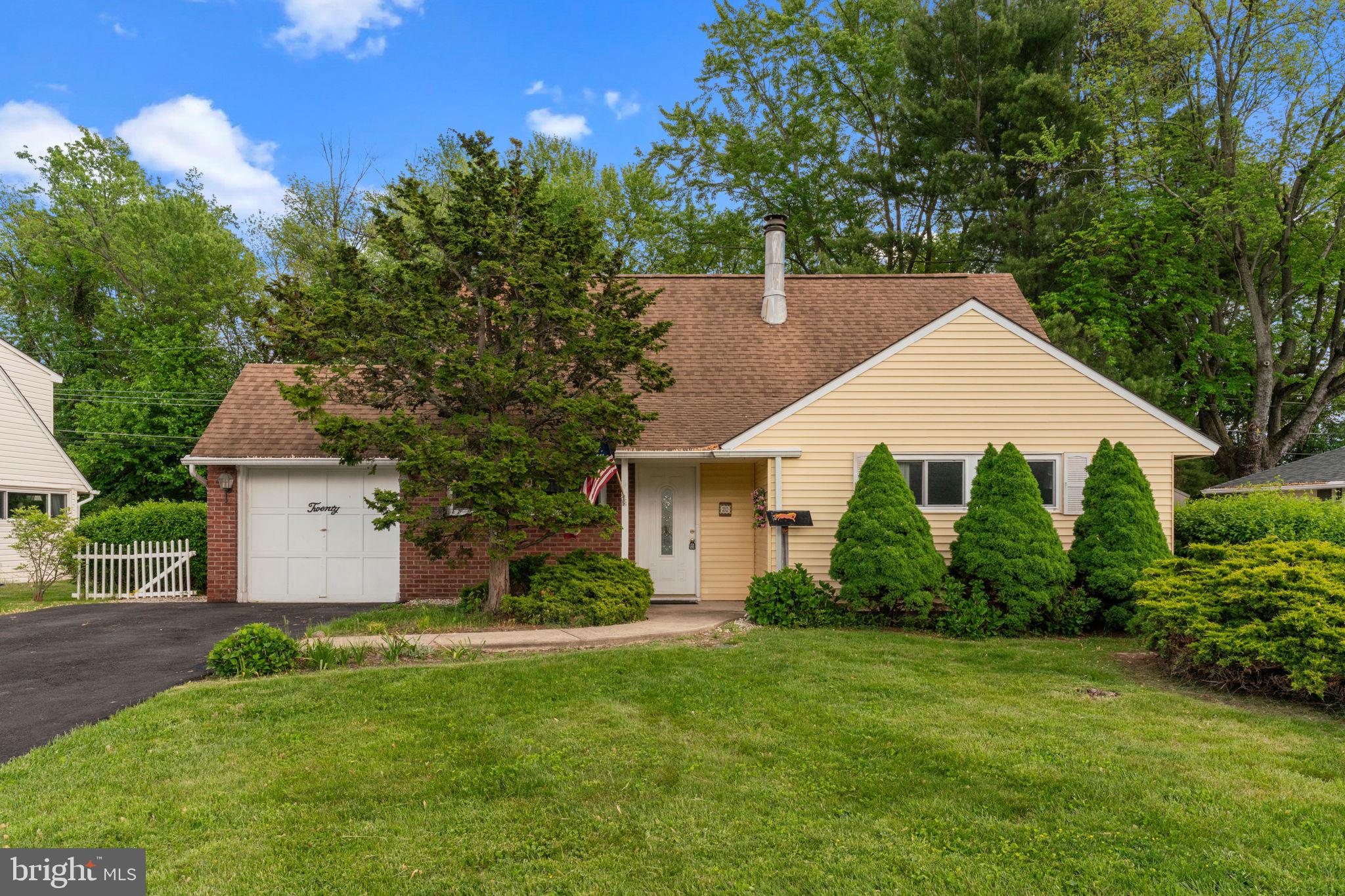 20 Hollow Road Levittown, PA 19056 - Photo 1 of 34 Gallery Image 1