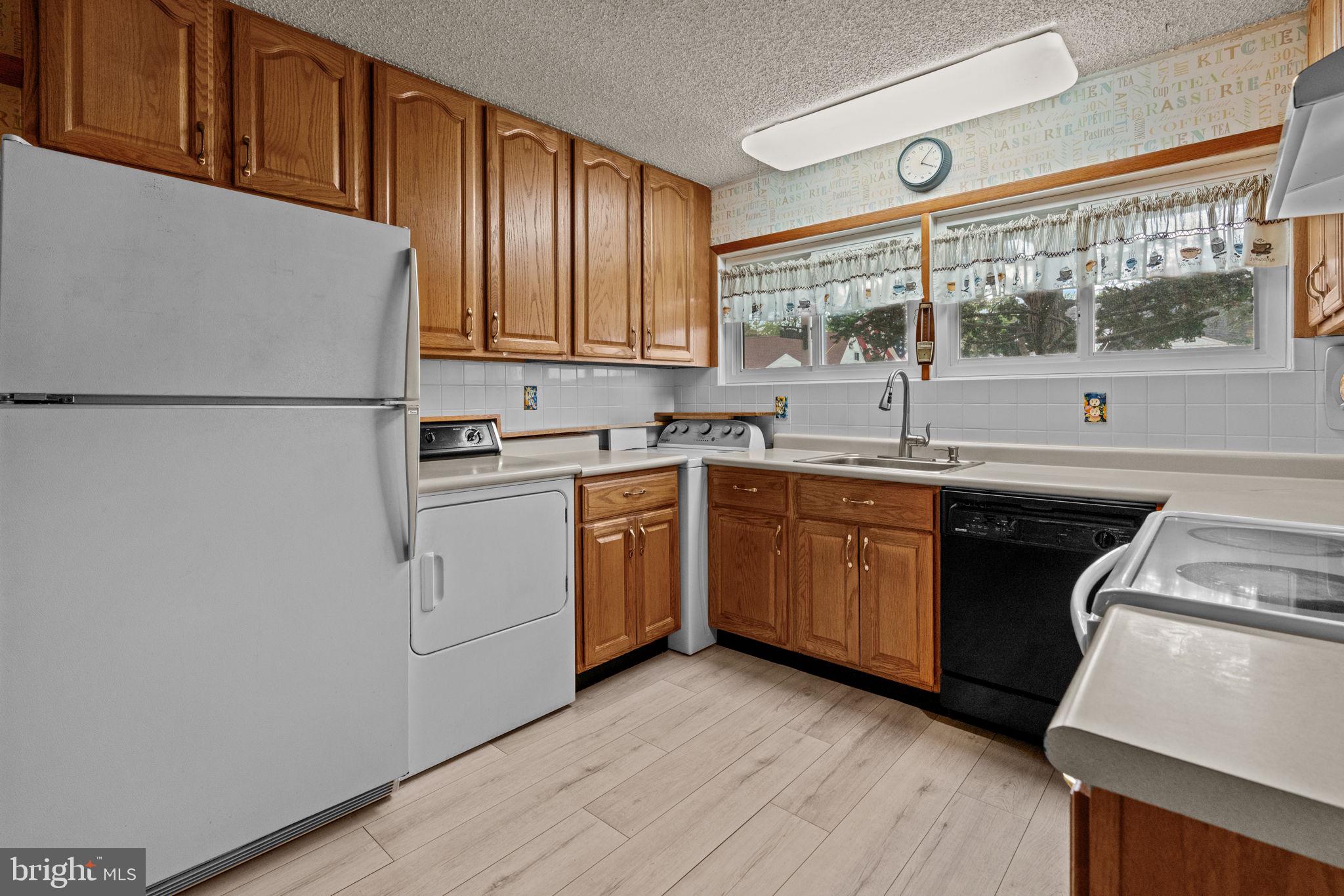 20 Hollow Road Levittown, PA 19056 - Photo 13 of 34 Gallery Image 13