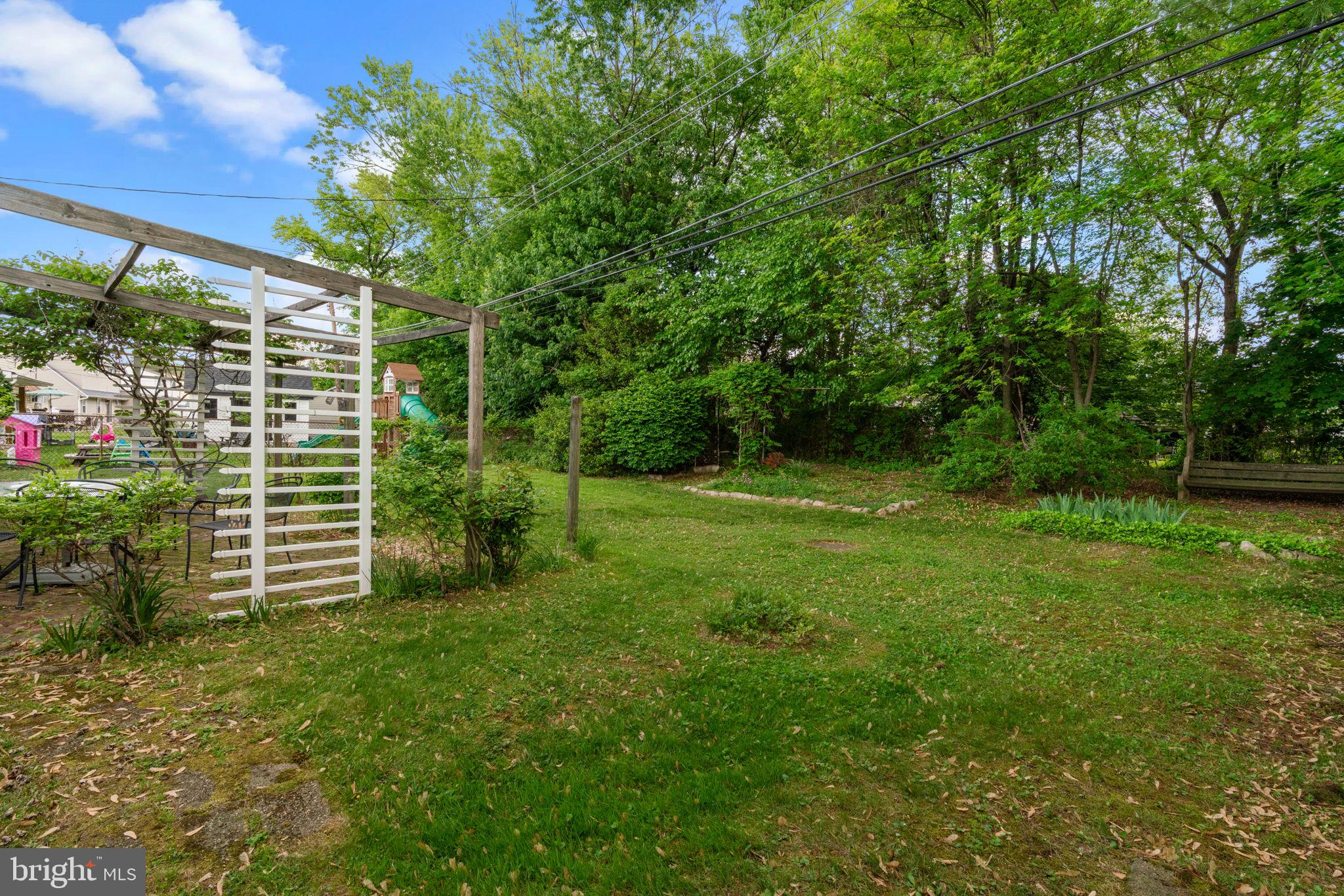 20 Hollow Road Levittown, PA 19056 - Photo 33 of 34 Gallery Image 33