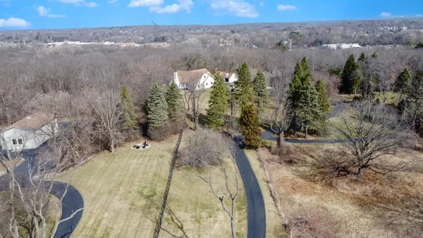$1,399,000 | 674 Plum Tree Road, Barrington Hills, IL 60010