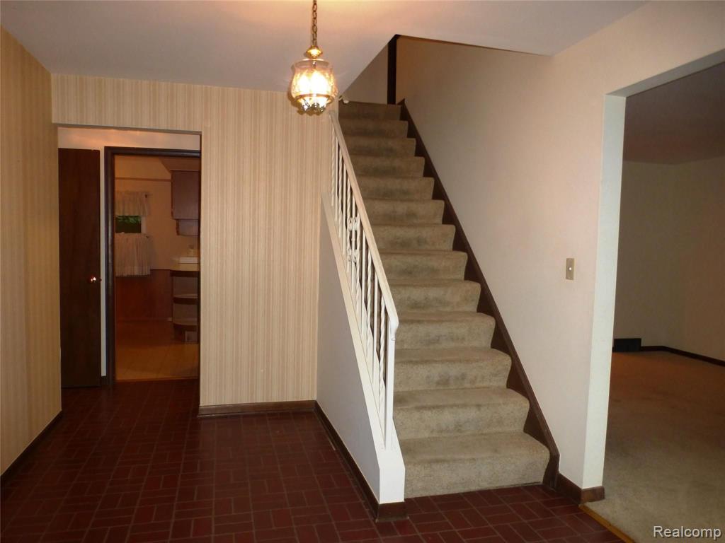 736 Wilwood Road Rochester Hills, MI 48309 - Photo 6 of 47