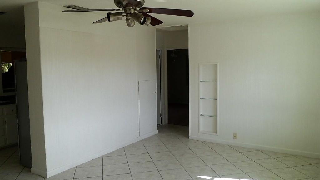 350 West 29th Street Riviera Beach, FL 33404 - Photo 2 of 20 Living Room