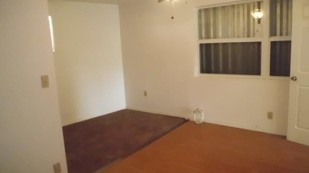 350 West 29th Street Riviera Beach, FL 33404 - Photo 3 of 20 Bedroom 1 sitting area