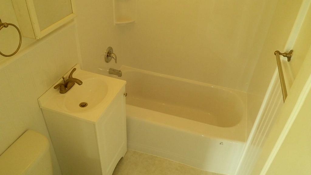 350 West 29th Street Riviera Beach, FL 33404 - Photo 7 of 20 Bath