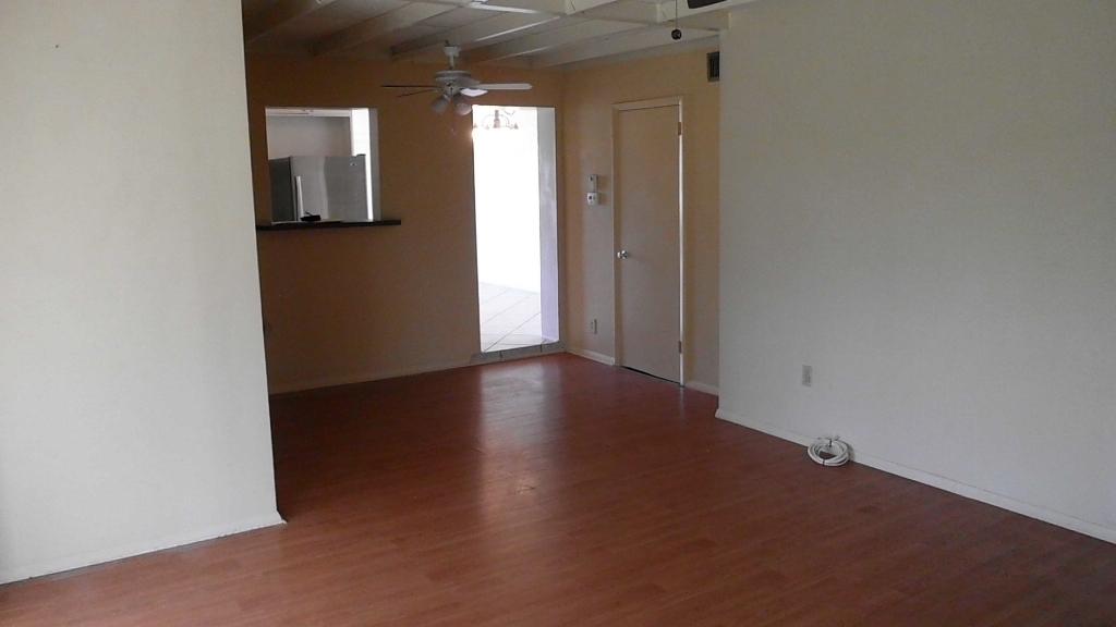 350 West 29th Street Riviera Beach, FL 33404 - Photo 8 of 20 Family Room 2