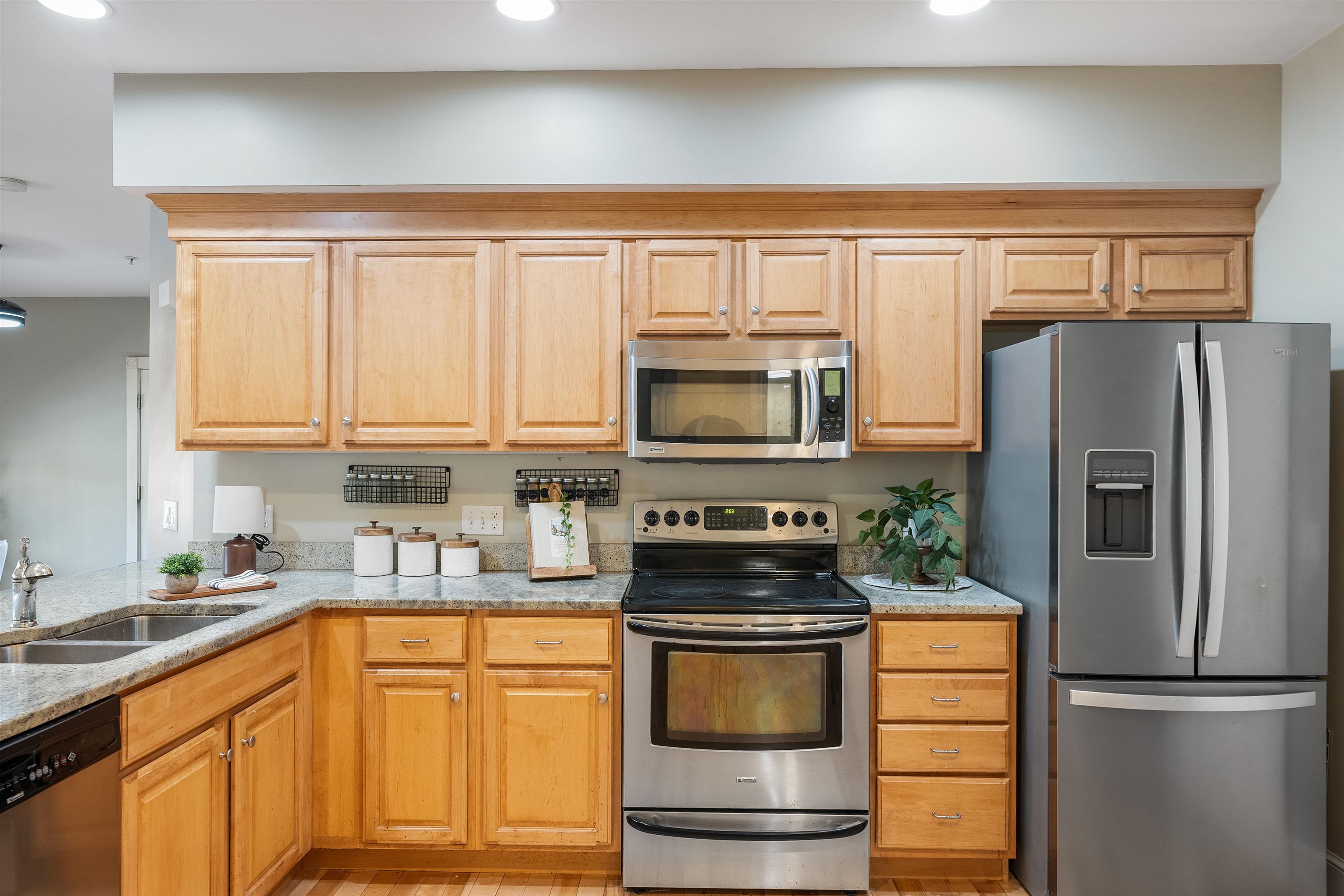 7 Chester Road, Unit 209 Derry, NH 03038 - Photo 9 of 24