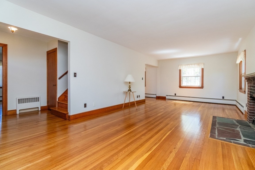 90 Walnut Street Walpole, MA 02081 - Photo 4 of 38