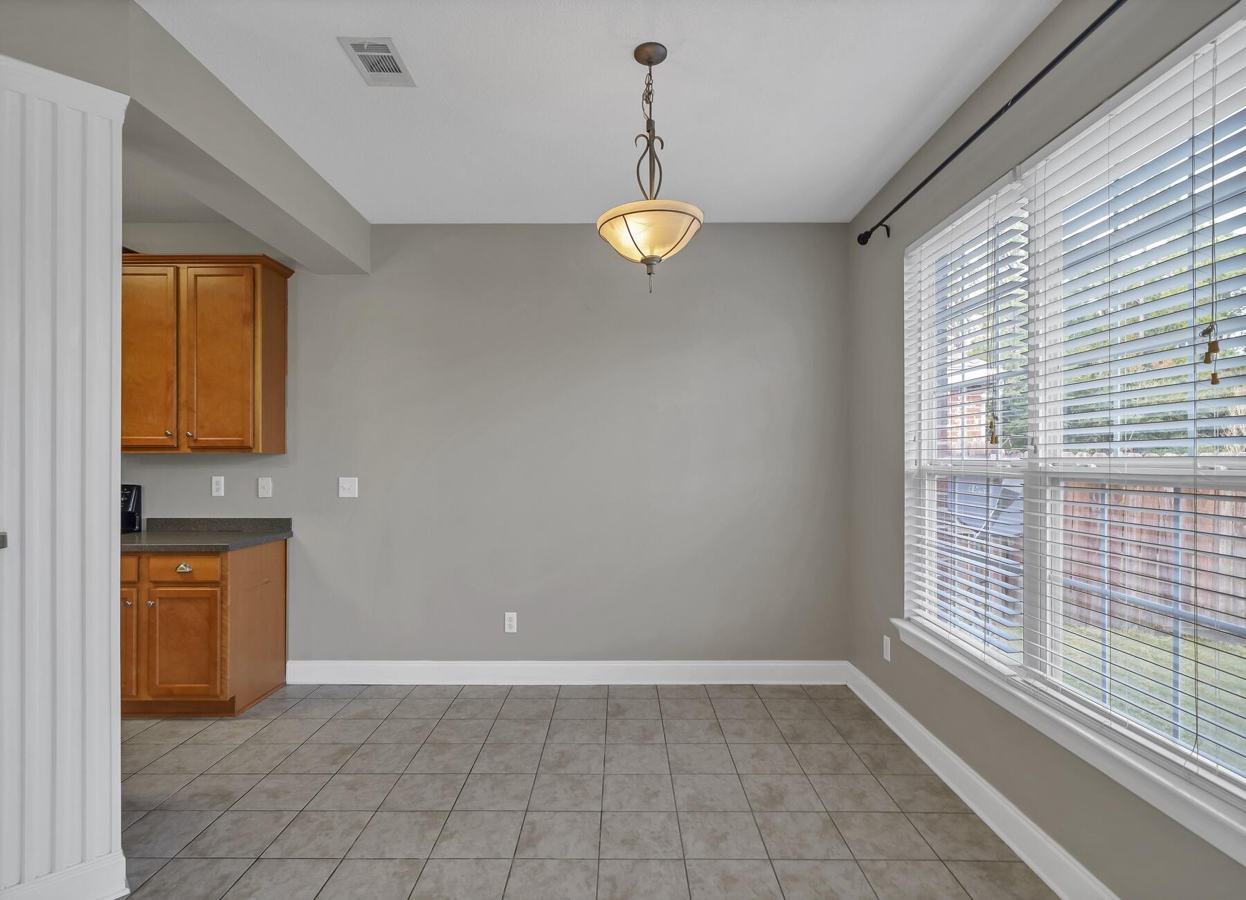 145 Alicia Drive Crestview, FL 32536 - Photo 7 of 31 DSC02352_1