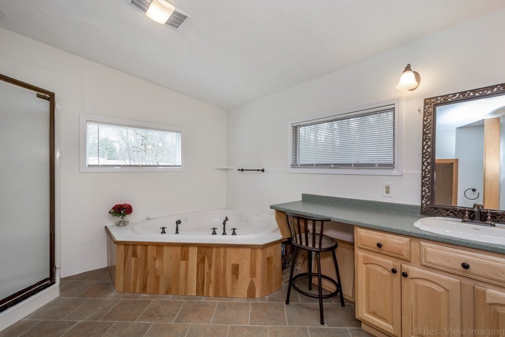 38 Inwood Road Auburn, MA 01501 - Photo 24 of 38 Gallery Image 24