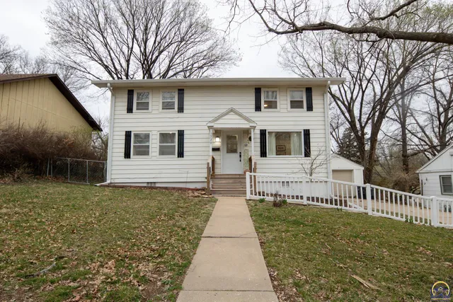 $229,900 | 1729 West Wilman Court, Emporia, KS 66801