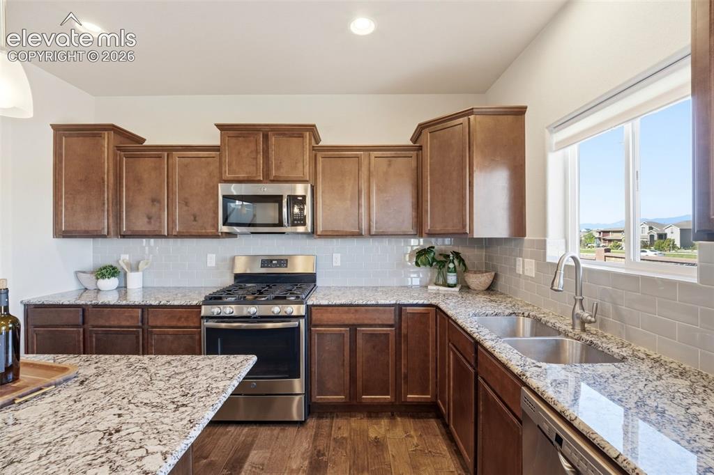 6802 Loftwood Road Colorado Springs, CO 80908 - Photo 10 of 48