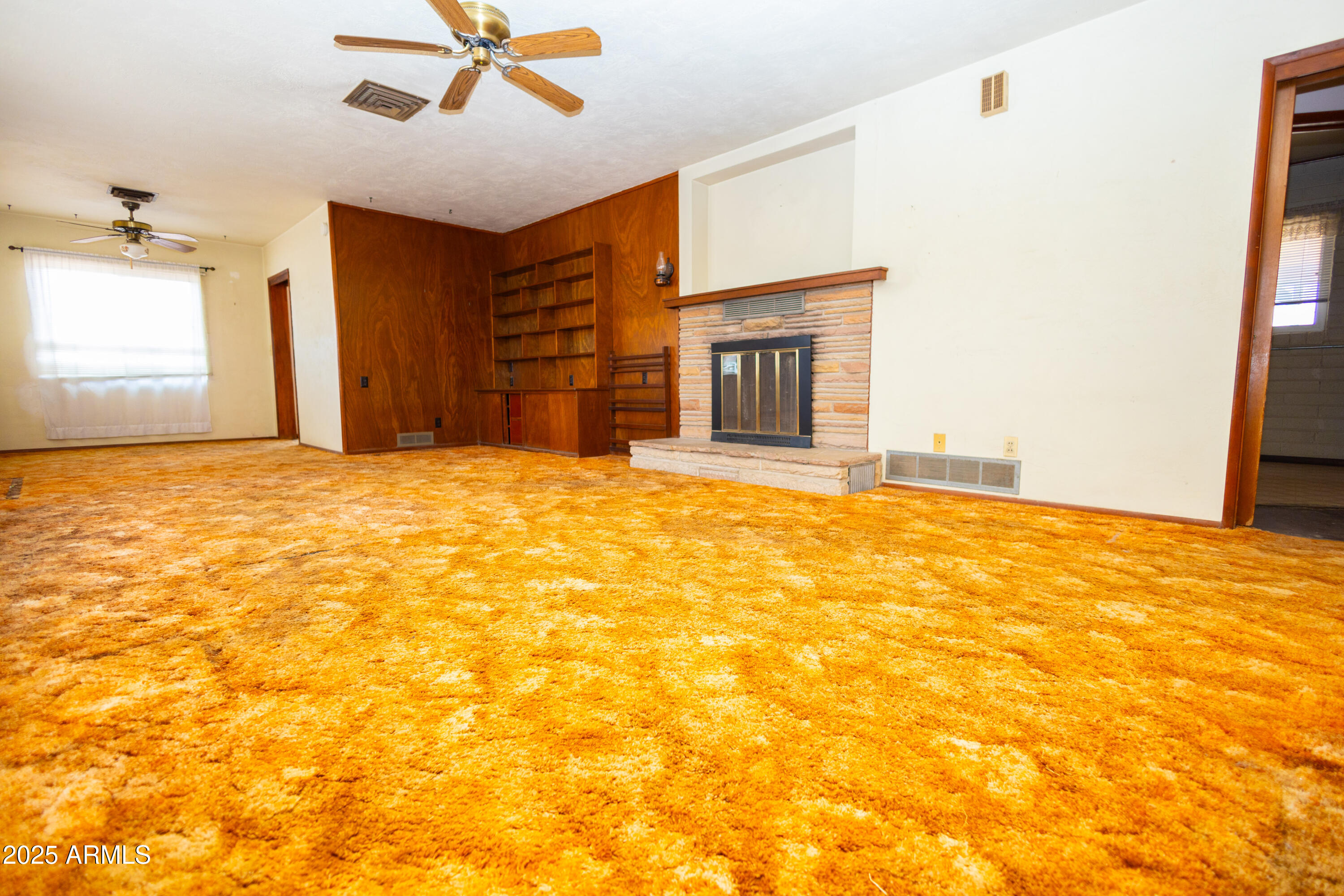 2363 East 13th Street Douglas, AZ 85607 - Photo 5 of 20 Living Room IMG_9432