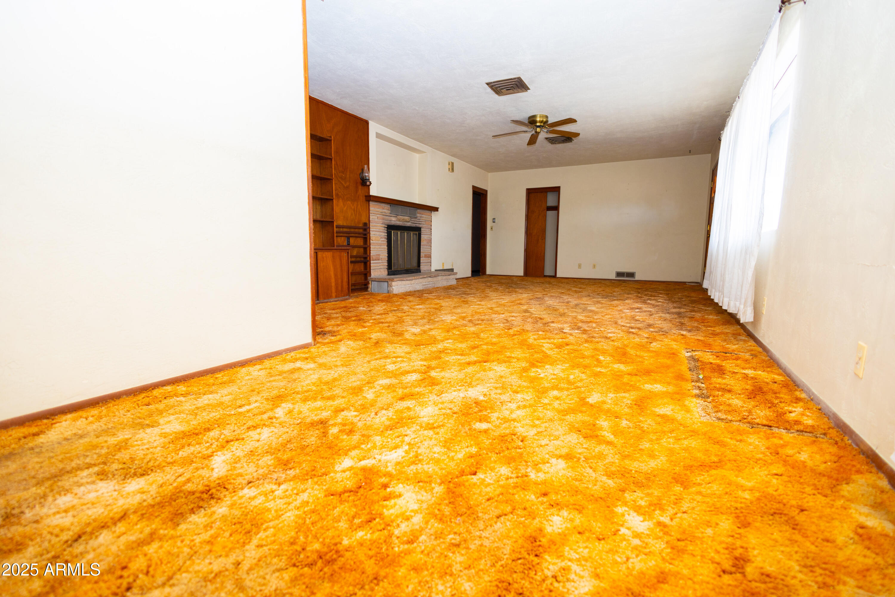 2363 East 13th Street Douglas, AZ 85607 - Photo 6 of 20 Living Room IMG_9429