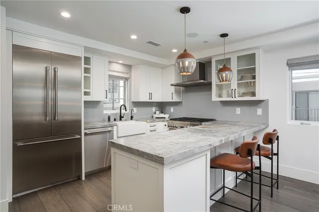 $2,325,000 | 714 1/2 Iris Avenue, Corona del Mar, CA 92625