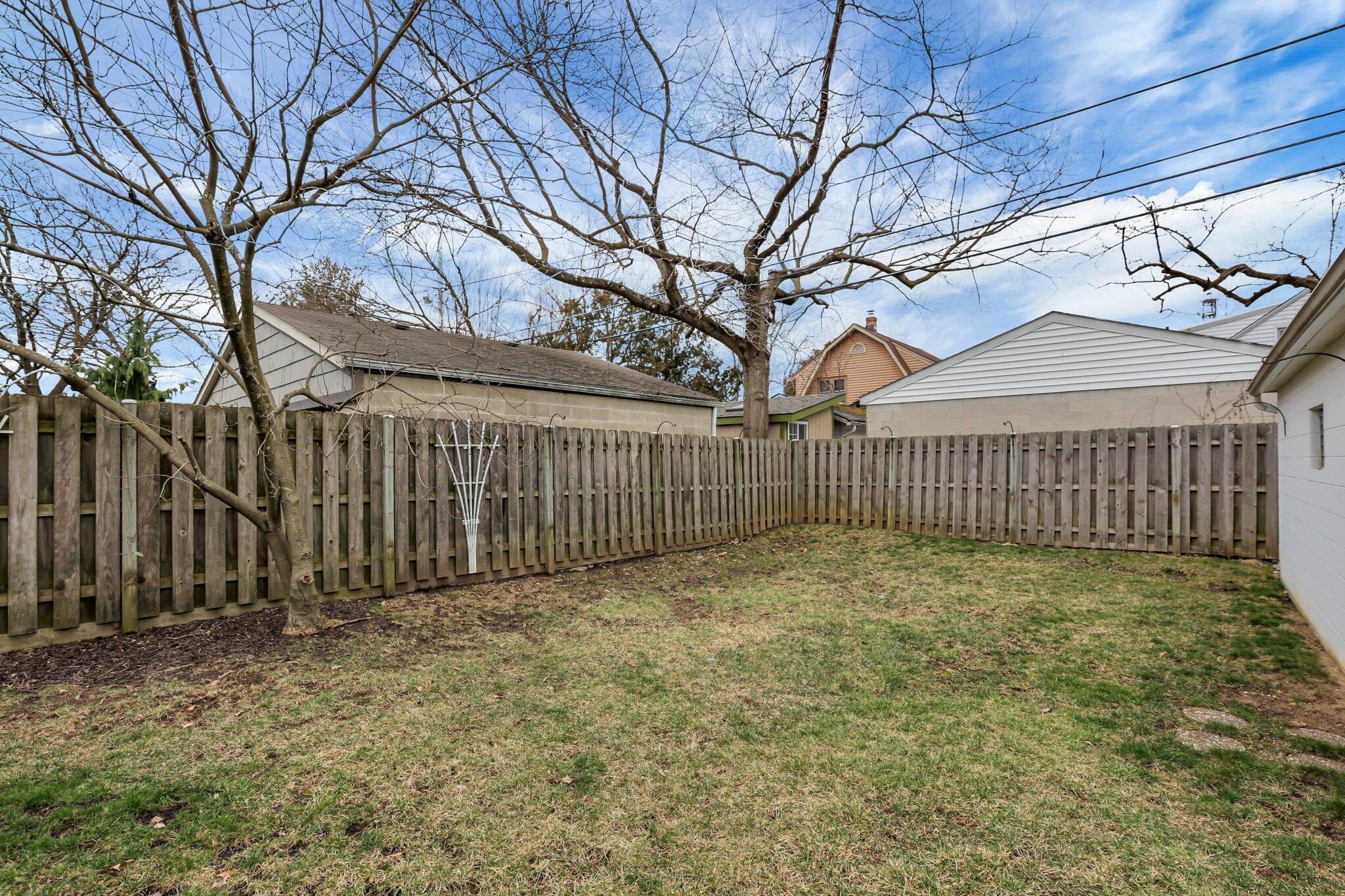530 East Torrence Road Columbus, OH 43214 - Photo 40 of 40 45-web-or-mls-5F3A8409