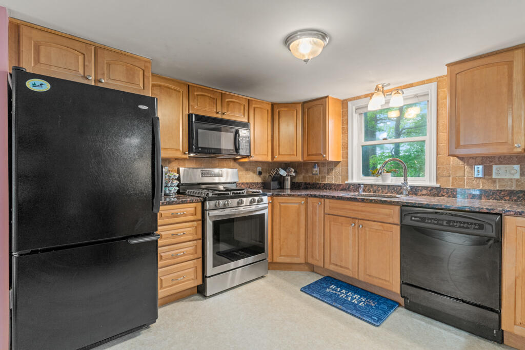 72 Brown Cove Road Windham, ME 04062 - Photo 11 of 46 DSC07019