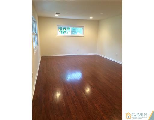 21 Stony Road Edison, NJ 08817 - Photo 2 of 23