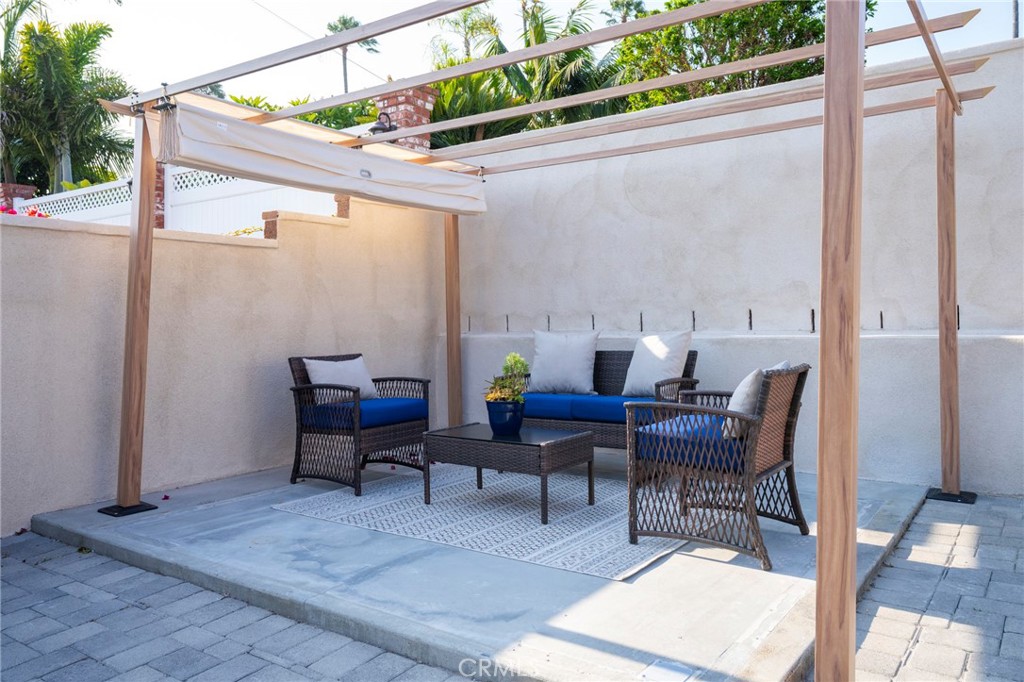 1718 West 27th Street San Pedro, CA 90732 - Photo 34 of 42 a outdoor view with a sitting space