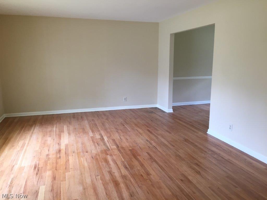 865 South Hametown Road Akron, OH 44321 - Photo 2 of 23