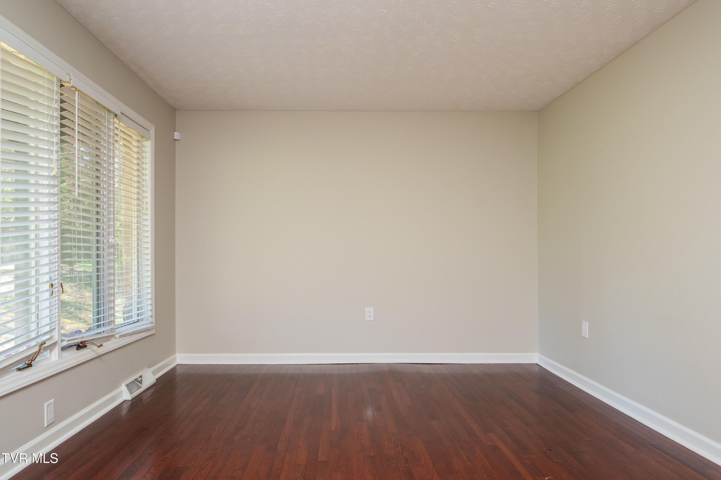 4312 Orebank Road Kingsport, TN 37664 - Photo 12 of 57 Orebank-18