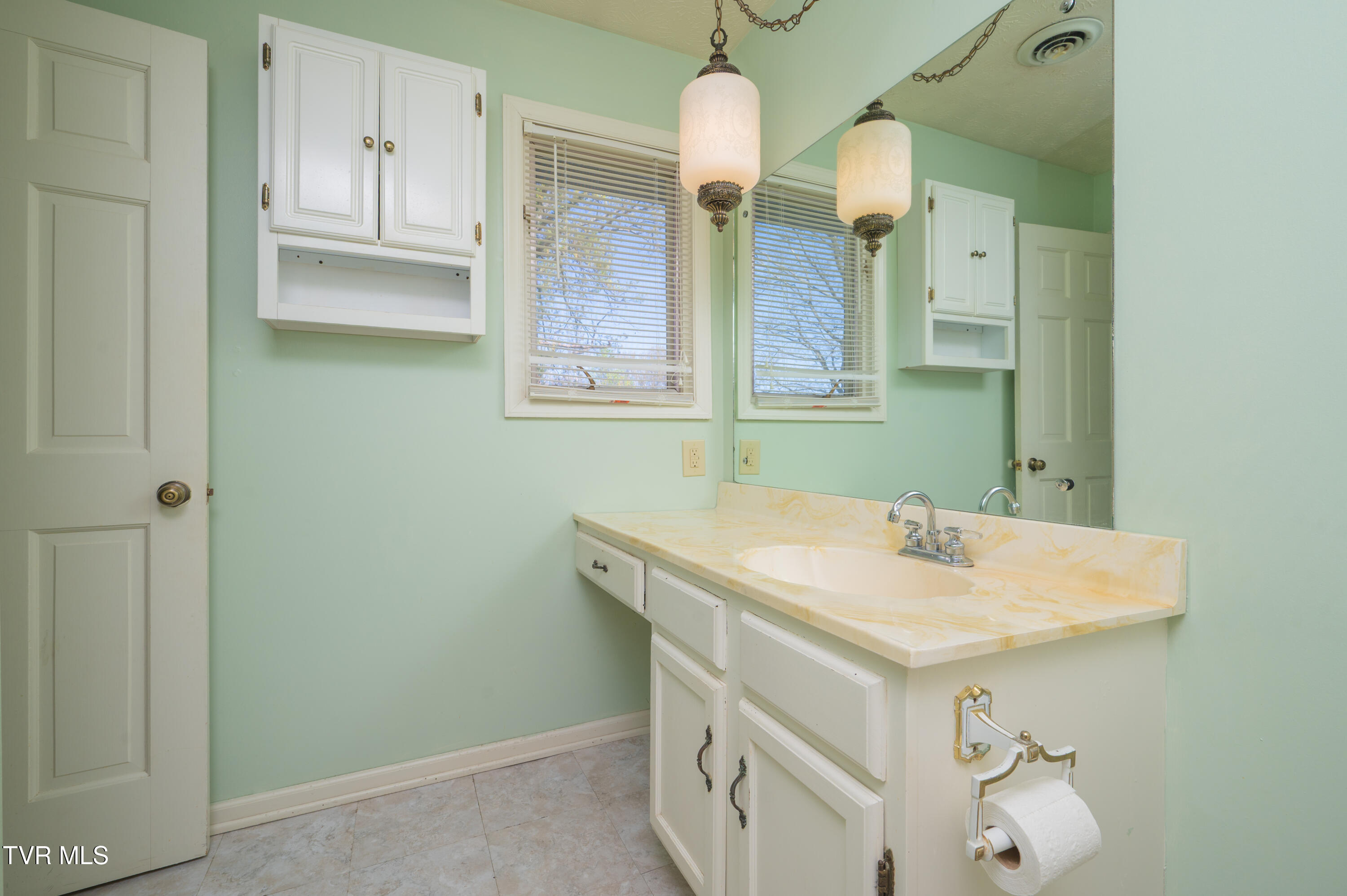 4312 Orebank Road Kingsport, TN 37664 - Photo 37 of 57 Orebank-47