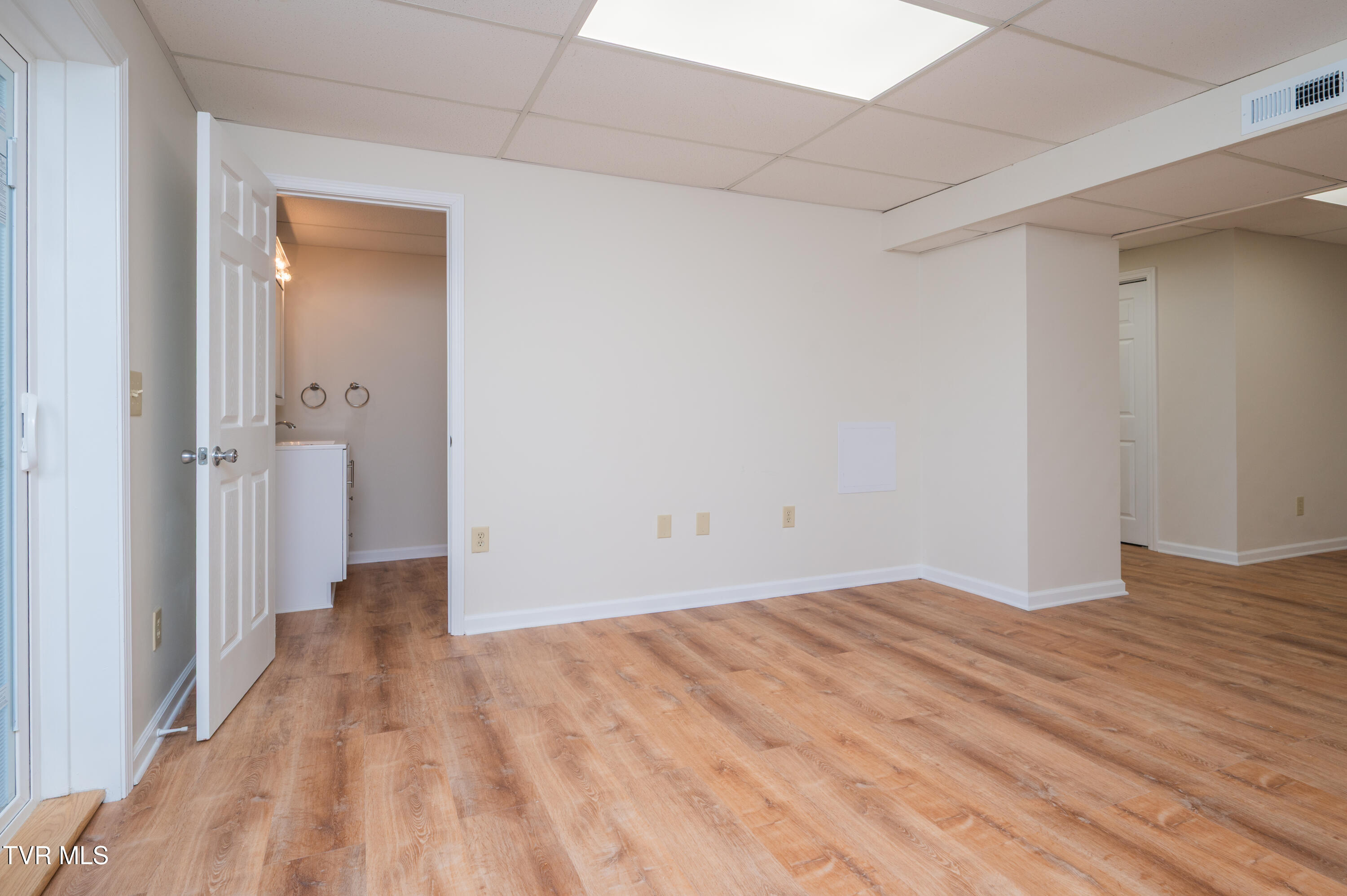 4312 Orebank Road Kingsport, TN 37664 - Photo 40 of 57 Orebank-51