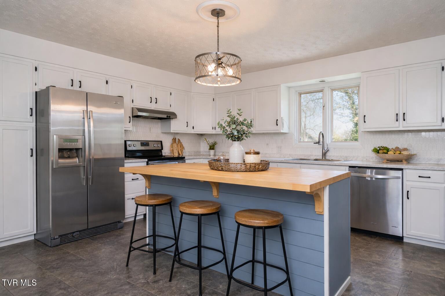 4312 Orebank Road Kingsport, TN 37664 - Photo 4 of 57 Modern farmhouse kitchen with blue-gray