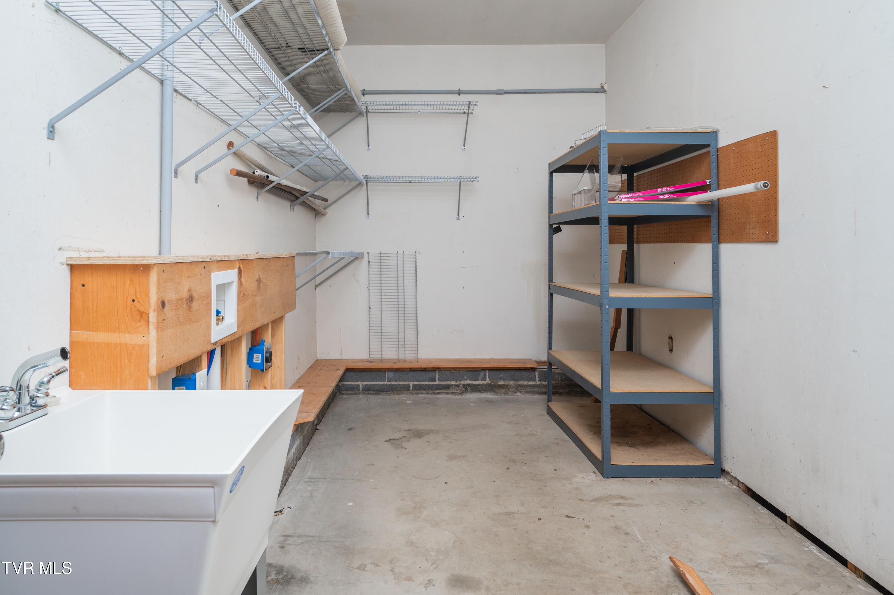 4312 Orebank Road Kingsport, TN 37664 - Photo 46 of 57 Orebank-57