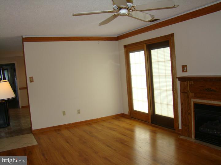 2248 Rittenhouse Square Bensalem, PA 19020 - Photo 7 of 17 Family Room