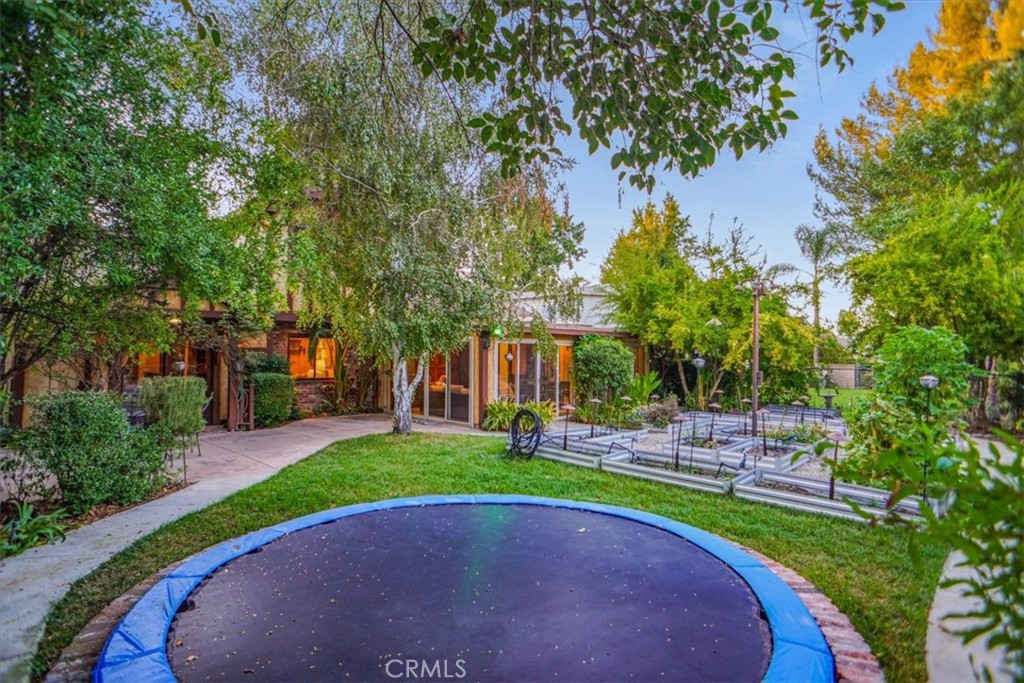 25326 Avenida Cappela Valencia, CA 91355 - Photo 30 of 48 a view of a basketball court