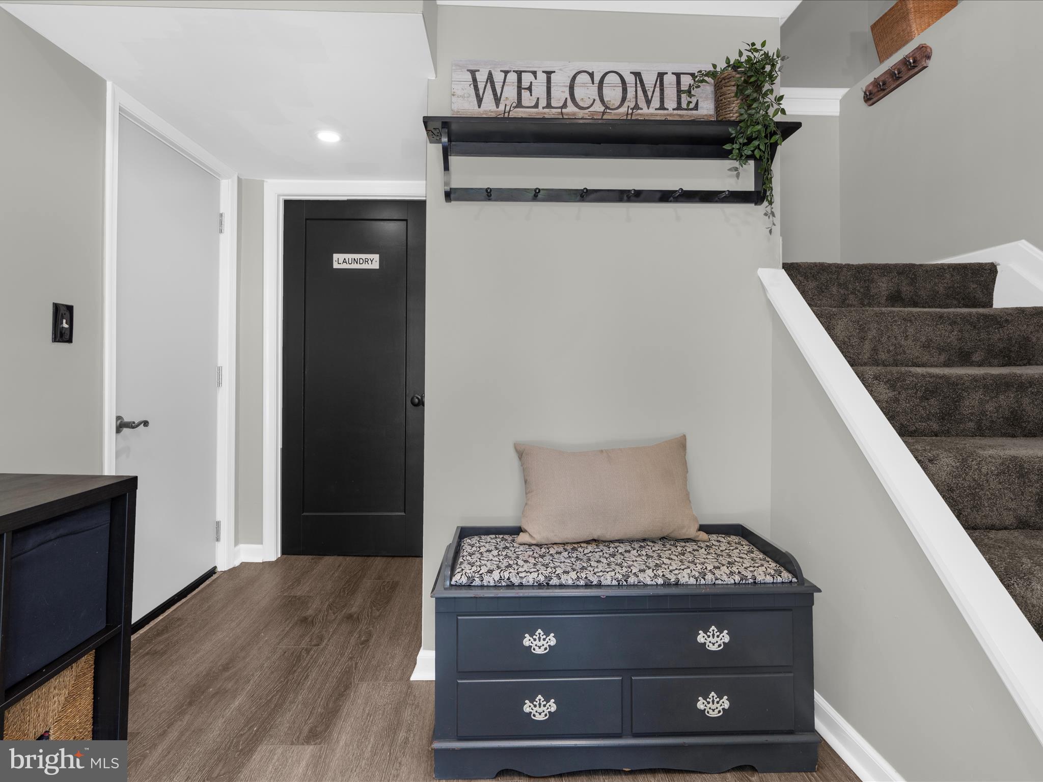 8111 Dogwood Road Sparrows Point, MD 21219 - Photo 4 of 51 Welcoming foyer