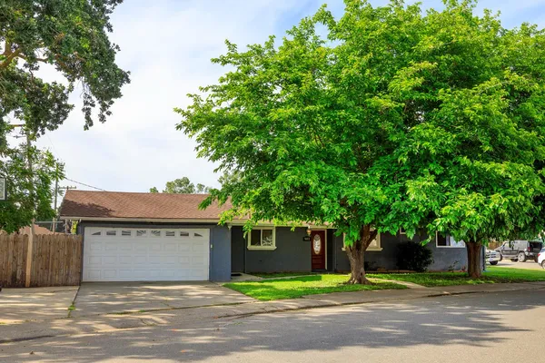 $450,000 | 902 Meladee Lane, Galt, CA 95632